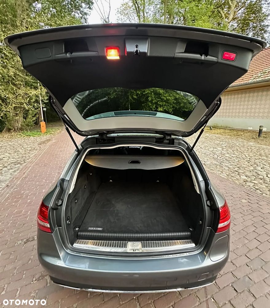 Mercedes-Benz Klasa C 350 e T 7G-TRONIC Avantgarde - 39