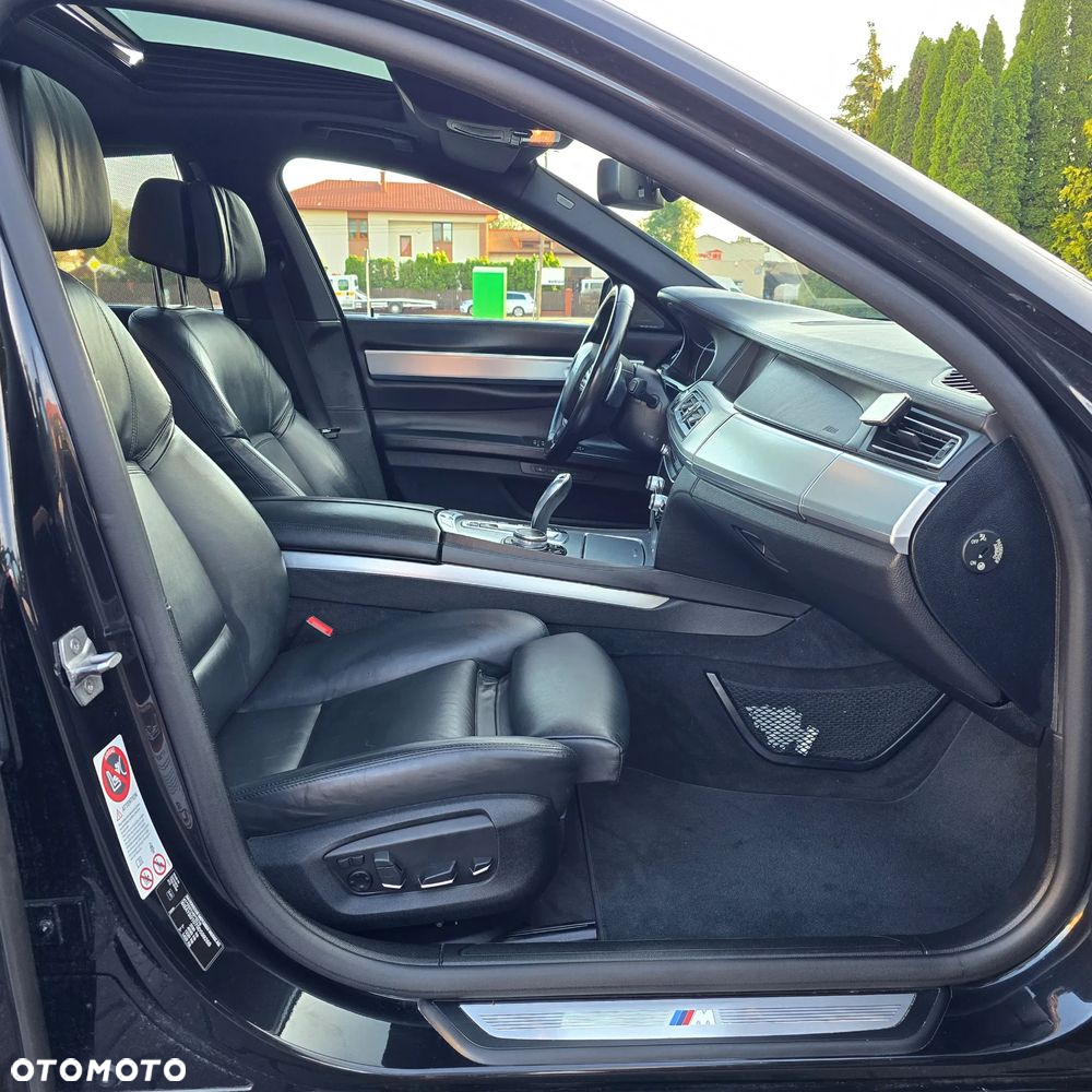 BMW Seria 7 740d xDrive - 27