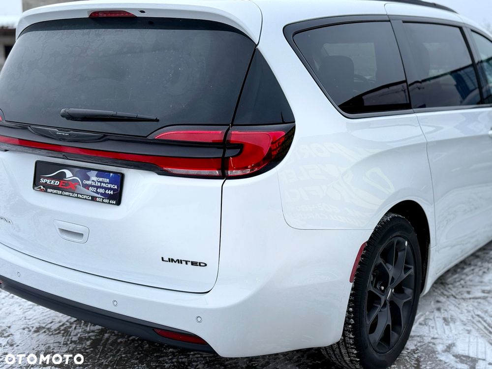 Chrysler Pacifica - 11