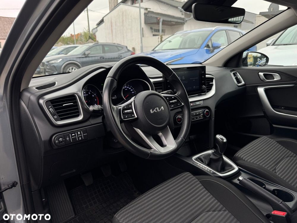 Kia Ceed 1.5 T-GDI M - 10