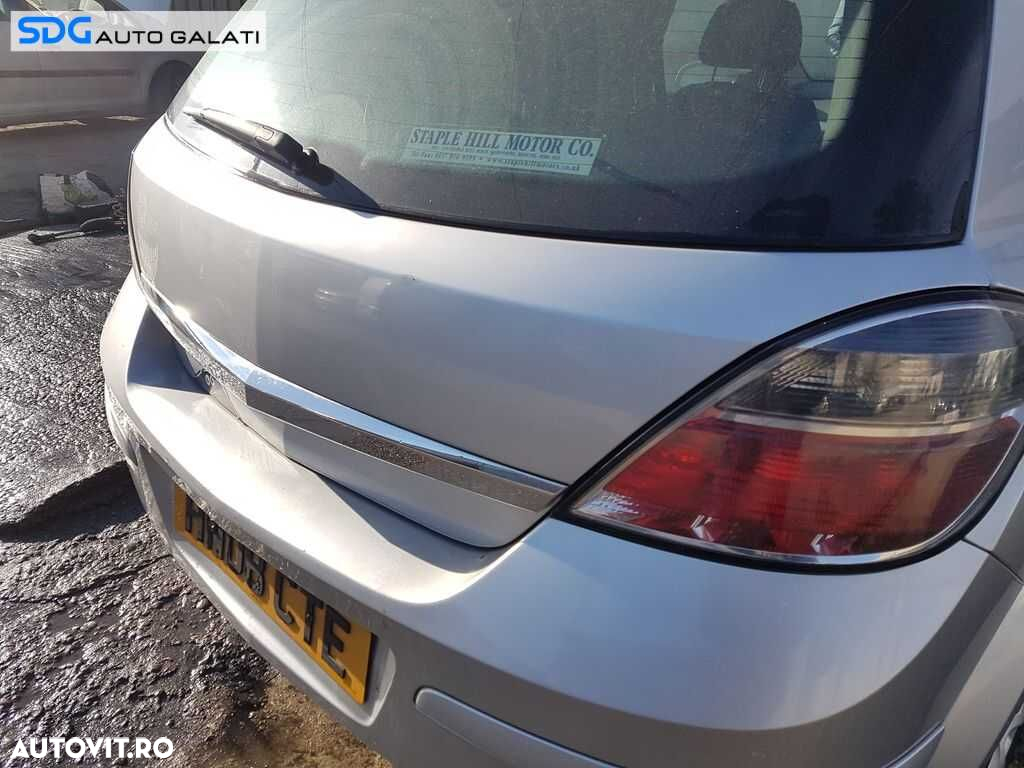 Hayon Haion Portbagaj Dezechipat cu Luneta Geam Sticla Opel Astra H Hatchback 2004 - 2010 Cod Culoare Z2AU - 2