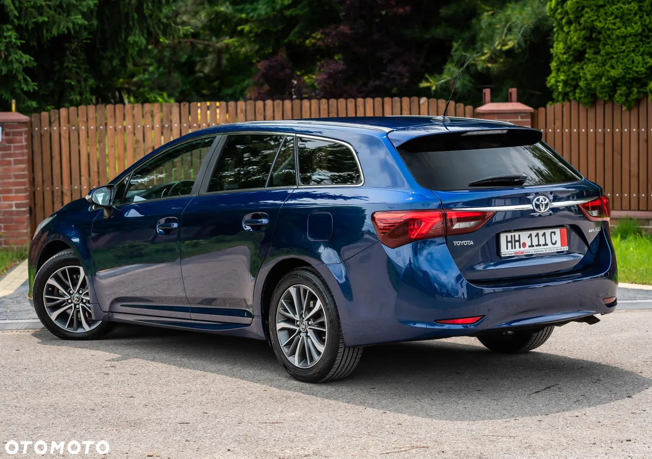 Toyota Avensis 2.0 D-4D Premium - 9