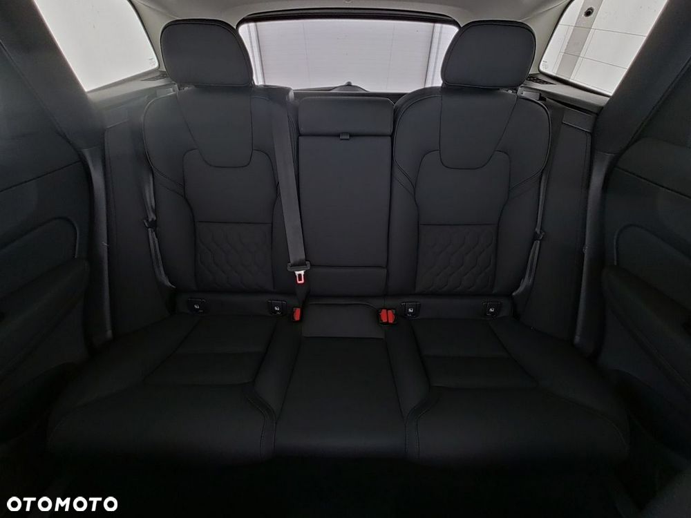 Volvo XC 60 B5 B AWD Plus Dark - 13