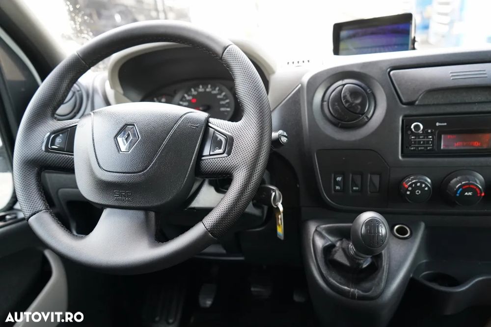 Renault MASTER / BASCULATOR SPATE / 3 LOCURI / DOUĂ TRANSMISII / MANUALĂ / IMPORTATĂ / - 31