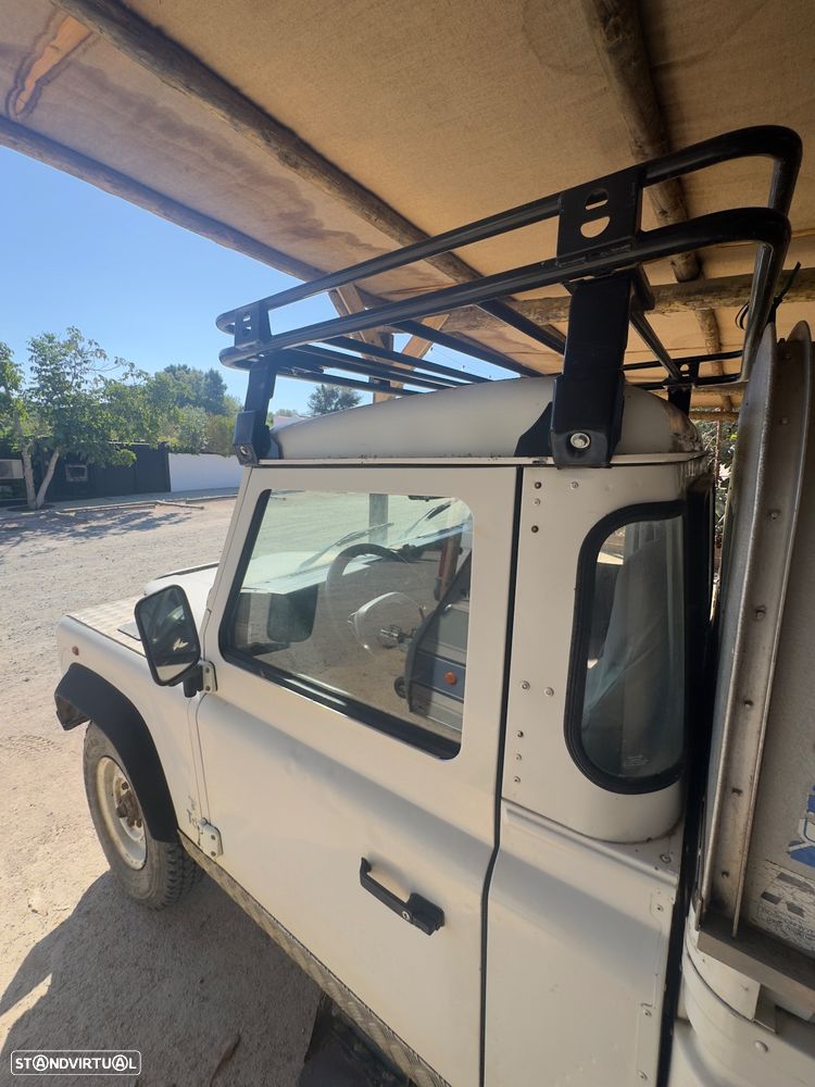 Land Rover Defender - 4