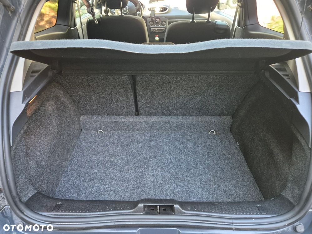 Renault Clio 1.2 16V 75 Yahoo - 16