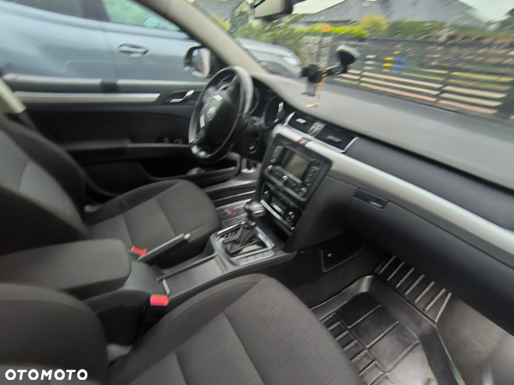 Skoda Superb 2.0 TDI Ambition DSG - 22