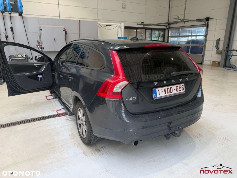Volvo V60 D3 Kinetic - 4