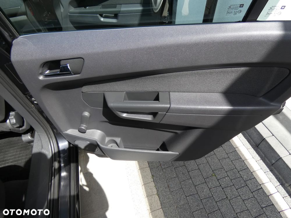 Opel Zafira 1.6 Enjoy - 28