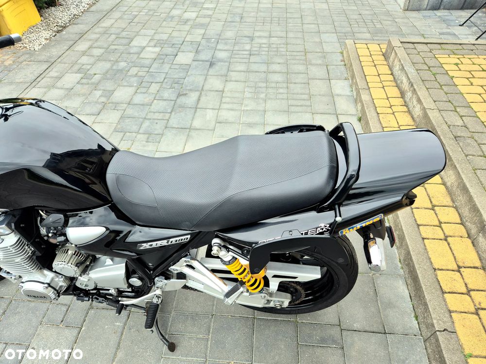 Yamaha XJR - 14