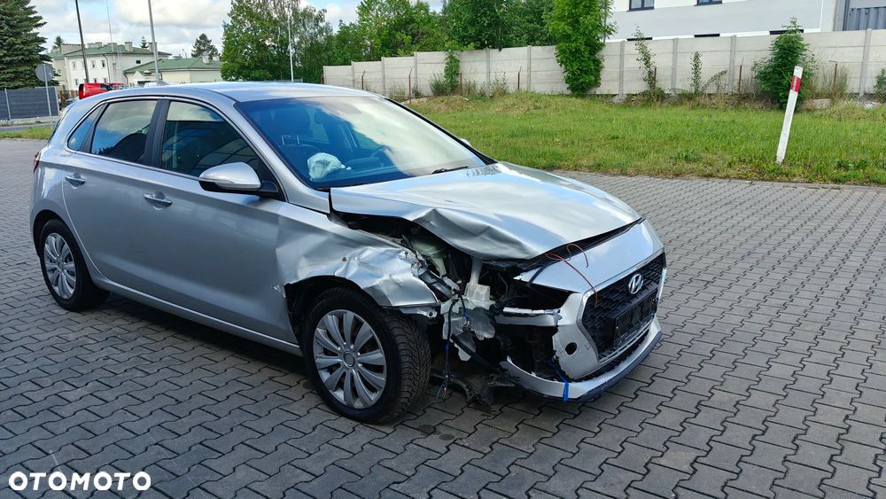 Hyundai i30 1.4 T-GDI DCT YES - 9