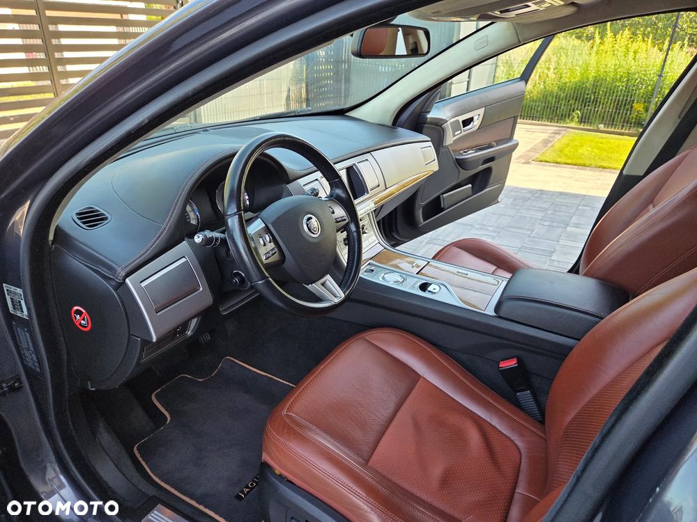 Jaguar XF 3.0 V6 S - 28
