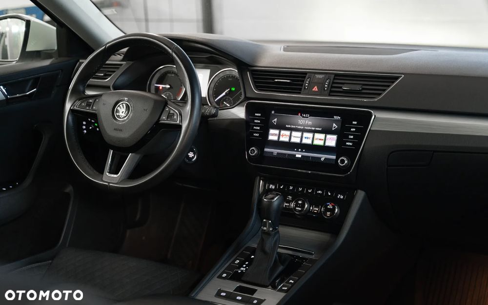 Skoda Superb 2.0 TDI Ambition DSG - 22