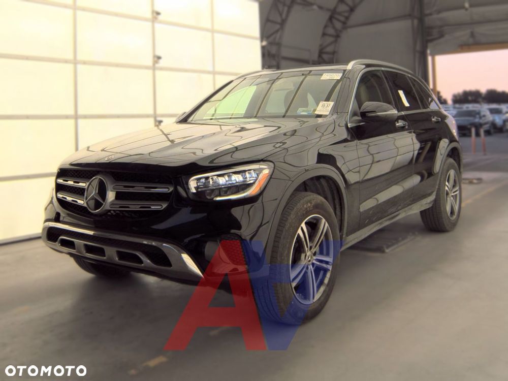 Mercedes-Benz GLC 300 4-Matic - 4