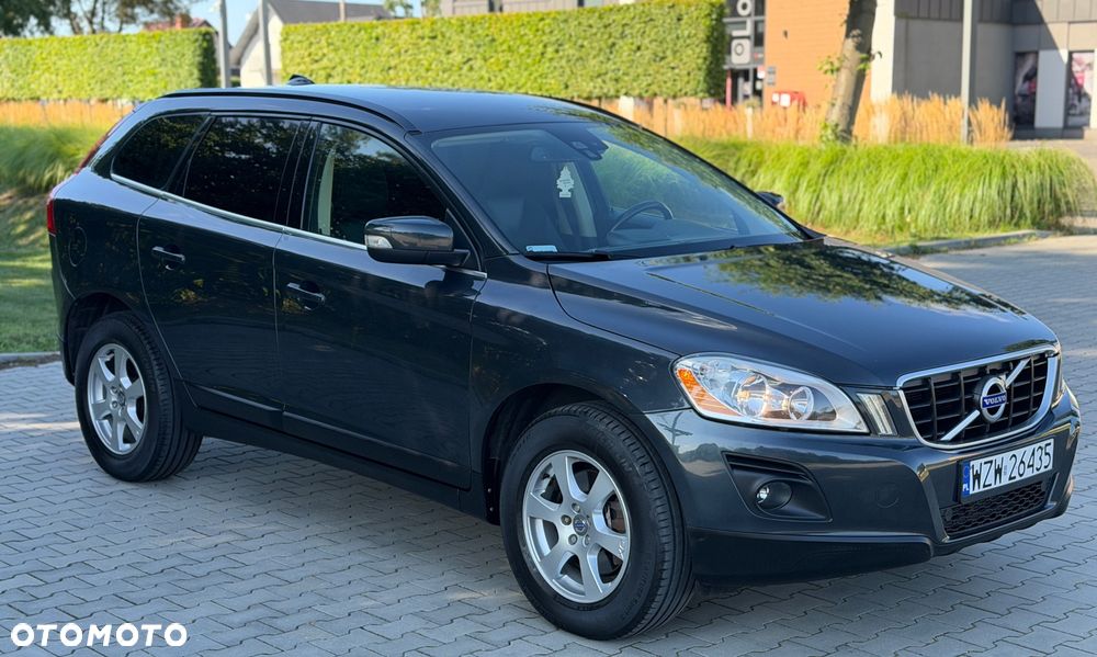 Volvo XC 60 D5 AWD Momentum - 8
