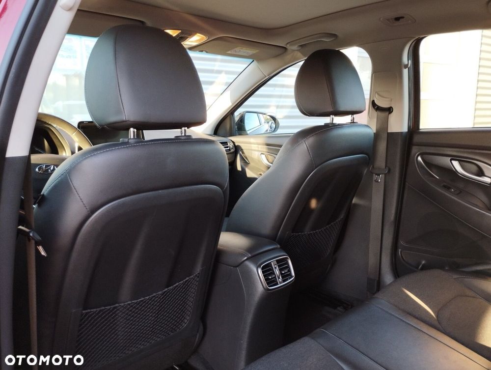Hyundai i30 1.5 T-GDI 48V Executive DCT - 12