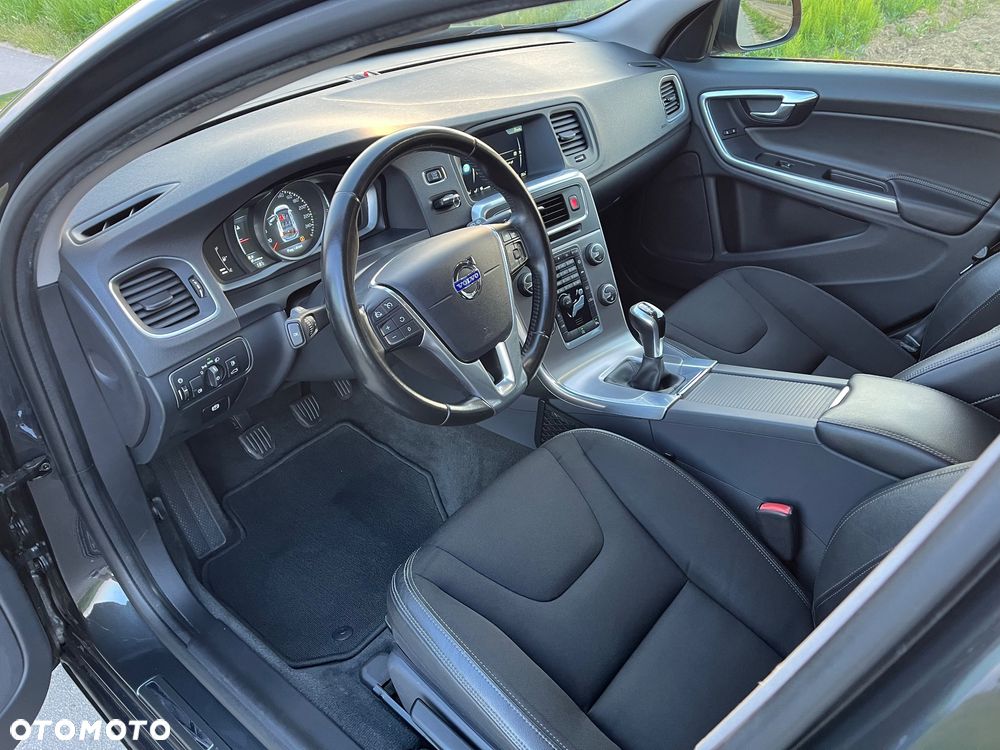 Volvo V60 D3 Momentum - 6