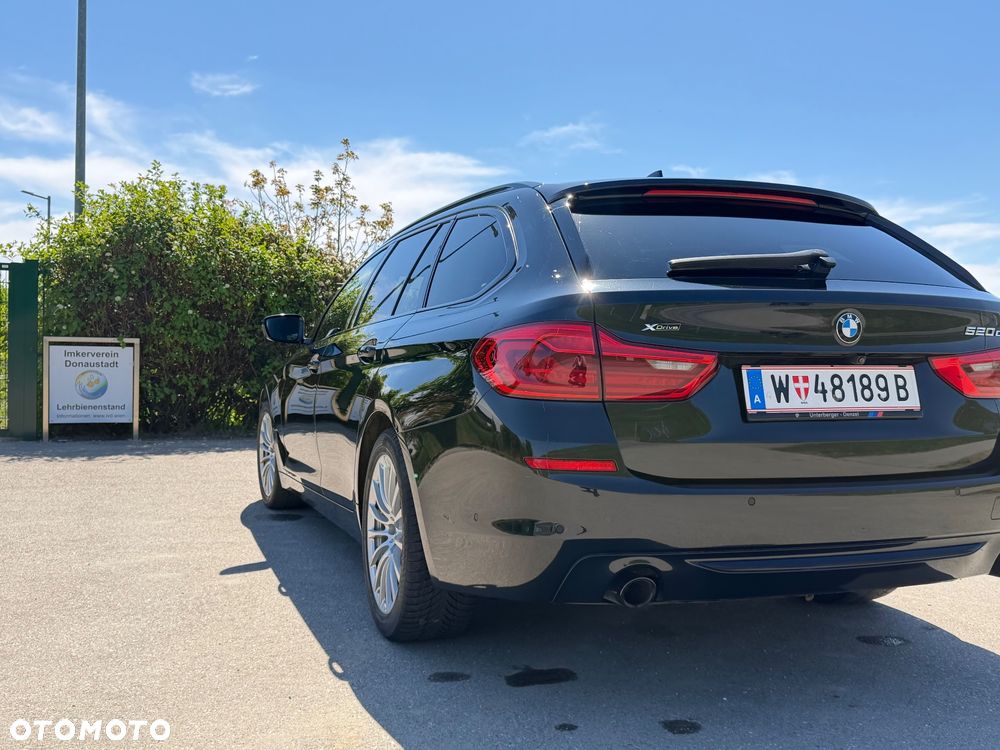 BMW Seria 5 520d xDrive MHEV Sport Line sport - 12