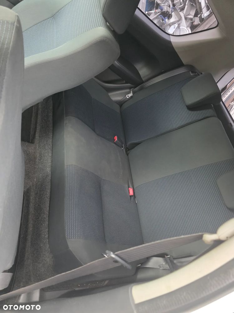 Suzuki Swift - 11