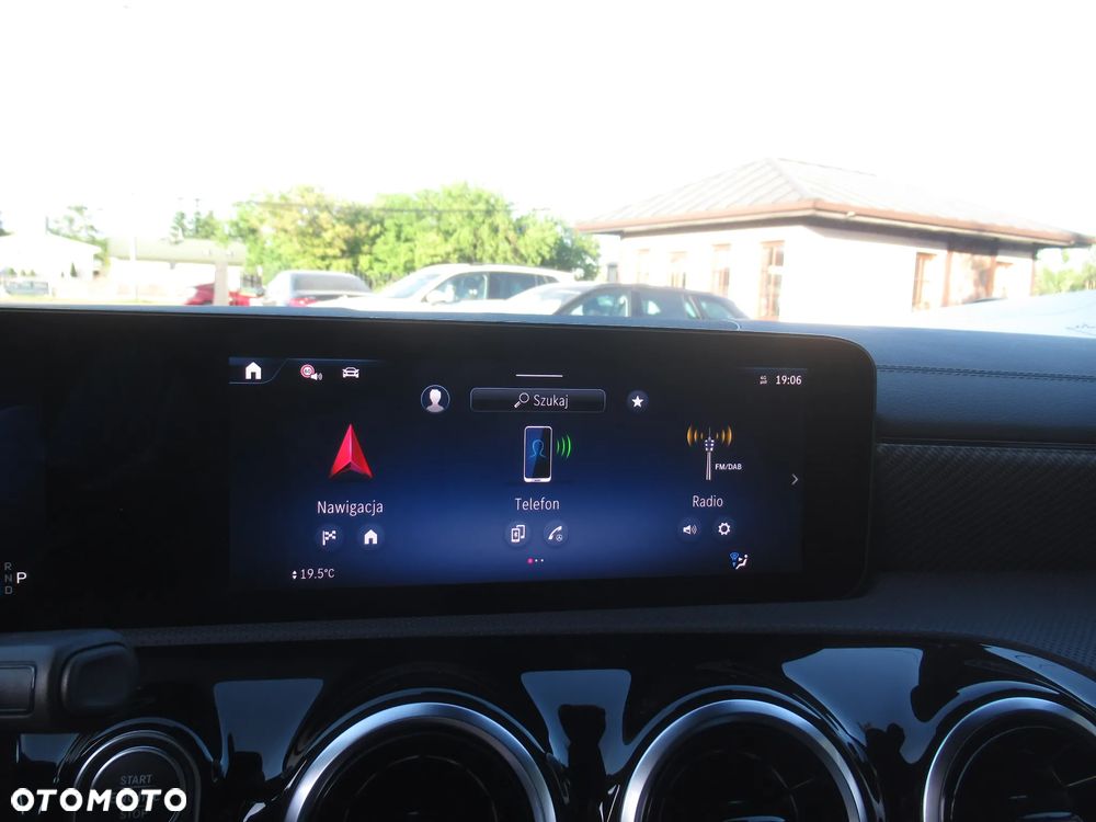 Mercedes-Benz CLA 180 mHEV 7G-DCT - 35