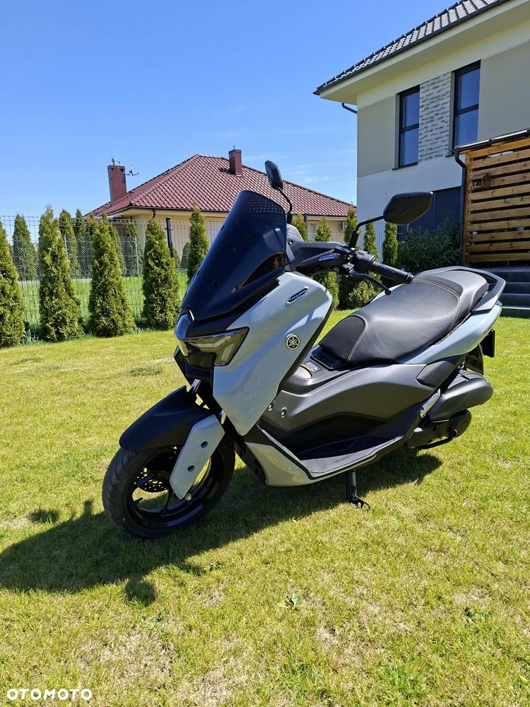 Yamaha NMAX - 4