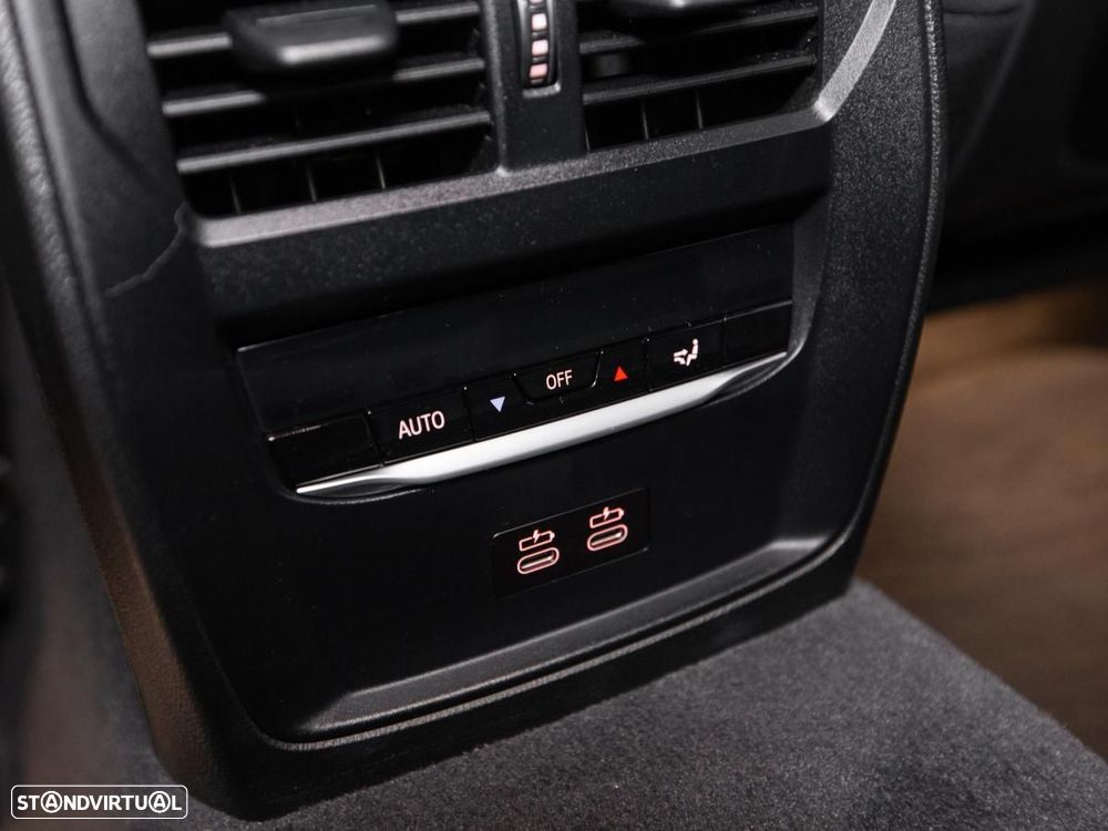 BMW 330 e Touring Corporate Edition Auto - 17