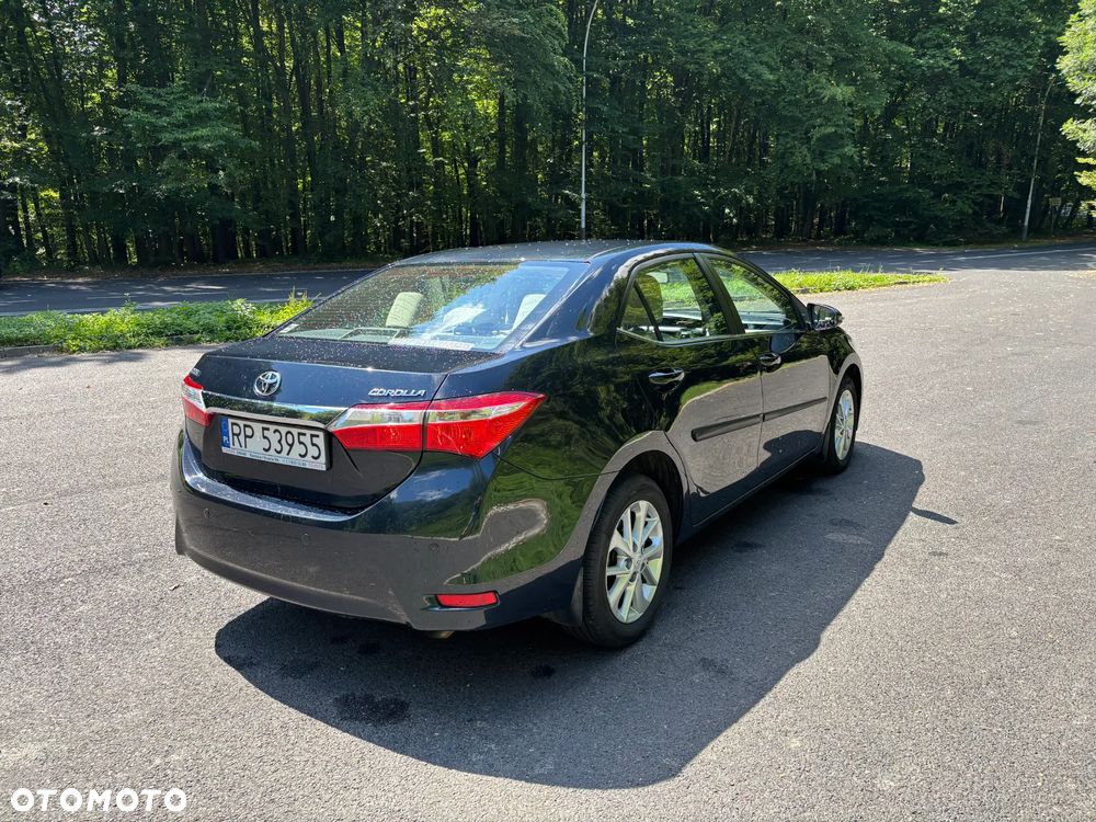 Toyota Corolla 1.6 Premium + - 3