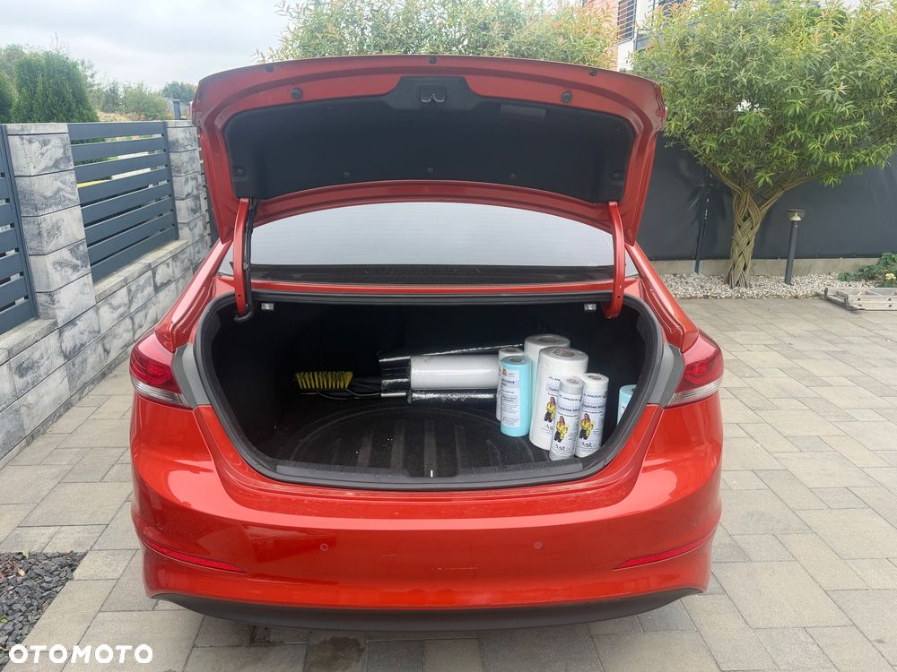 Hyundai Elantra 1.6 CRDi Style - 16