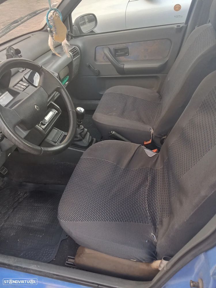 Renault Clio 1.2 RN - 4