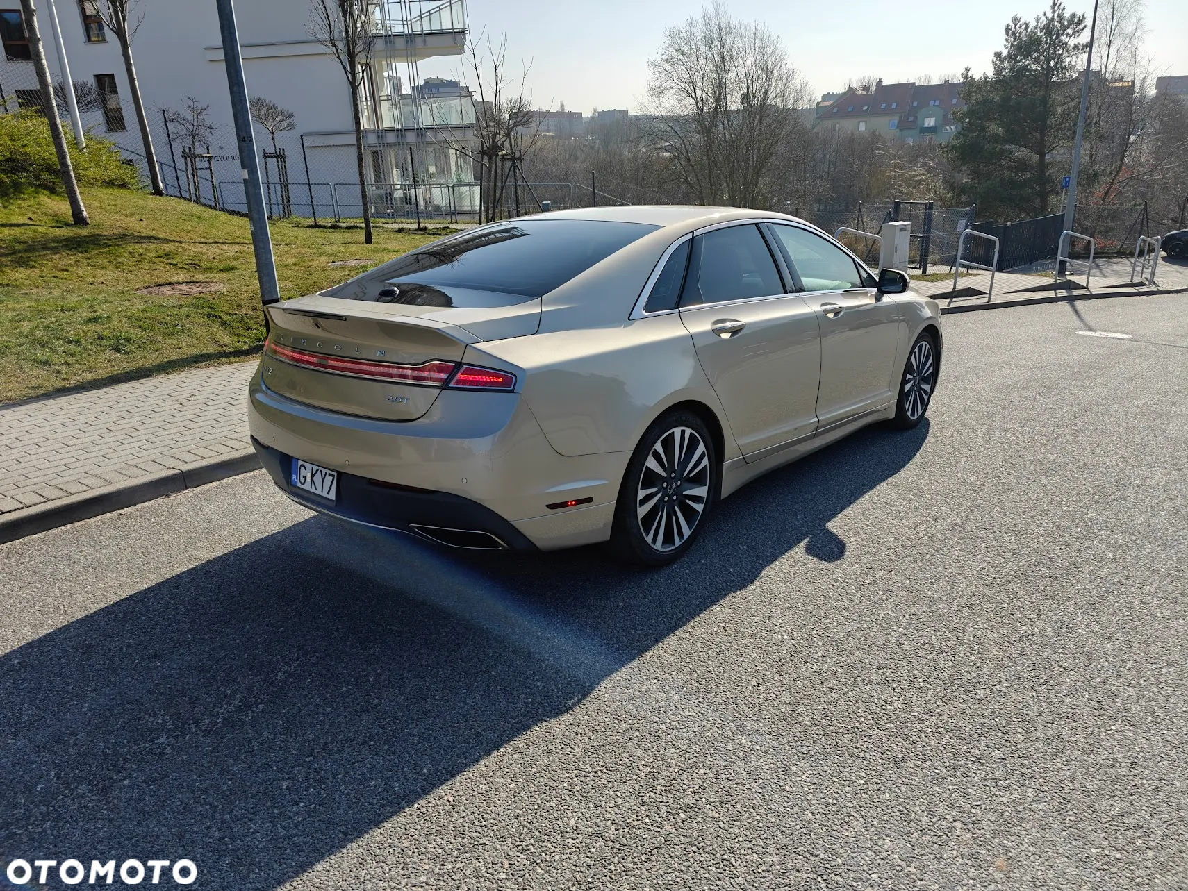 Lincoln MKZ - 4