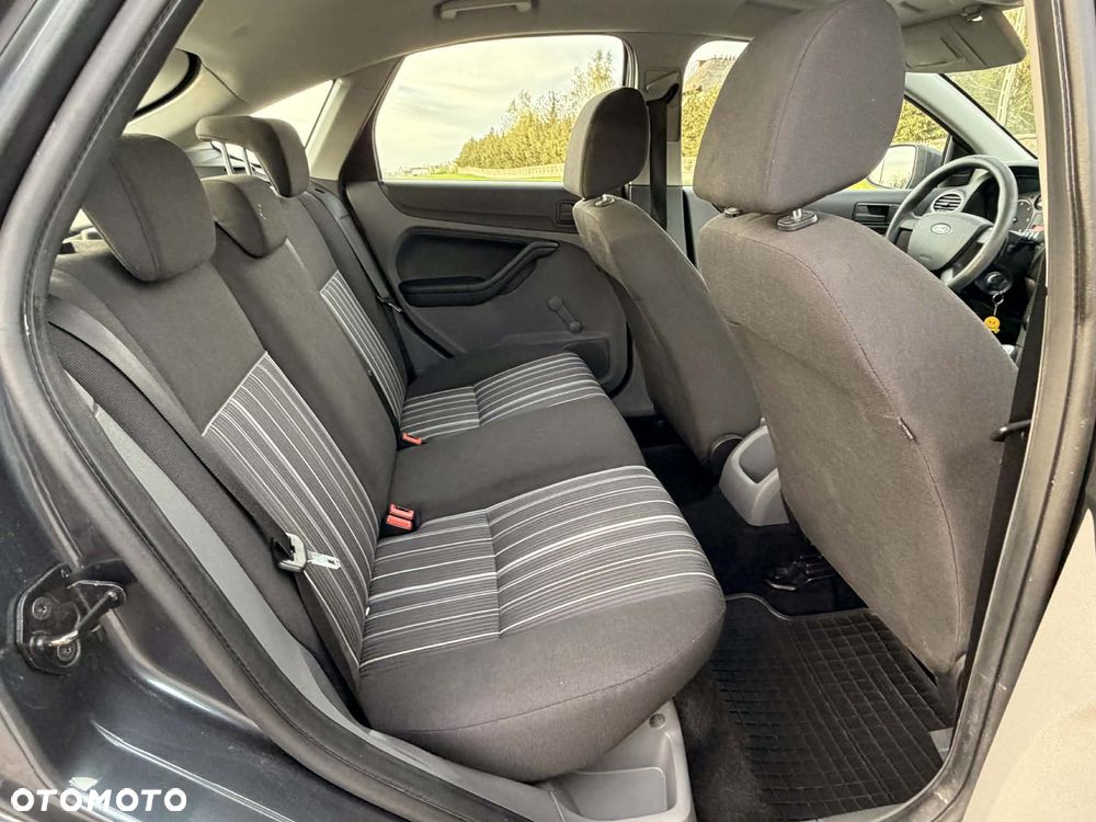 Ford Focus 1.6 TDCi Ambiente - 9