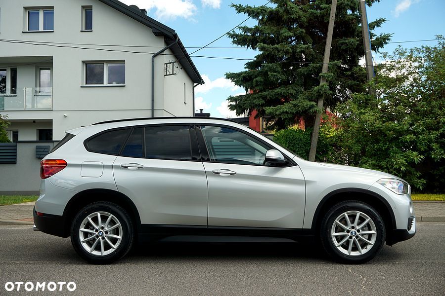 BMW X1 sDrive18d xLine sport - 18