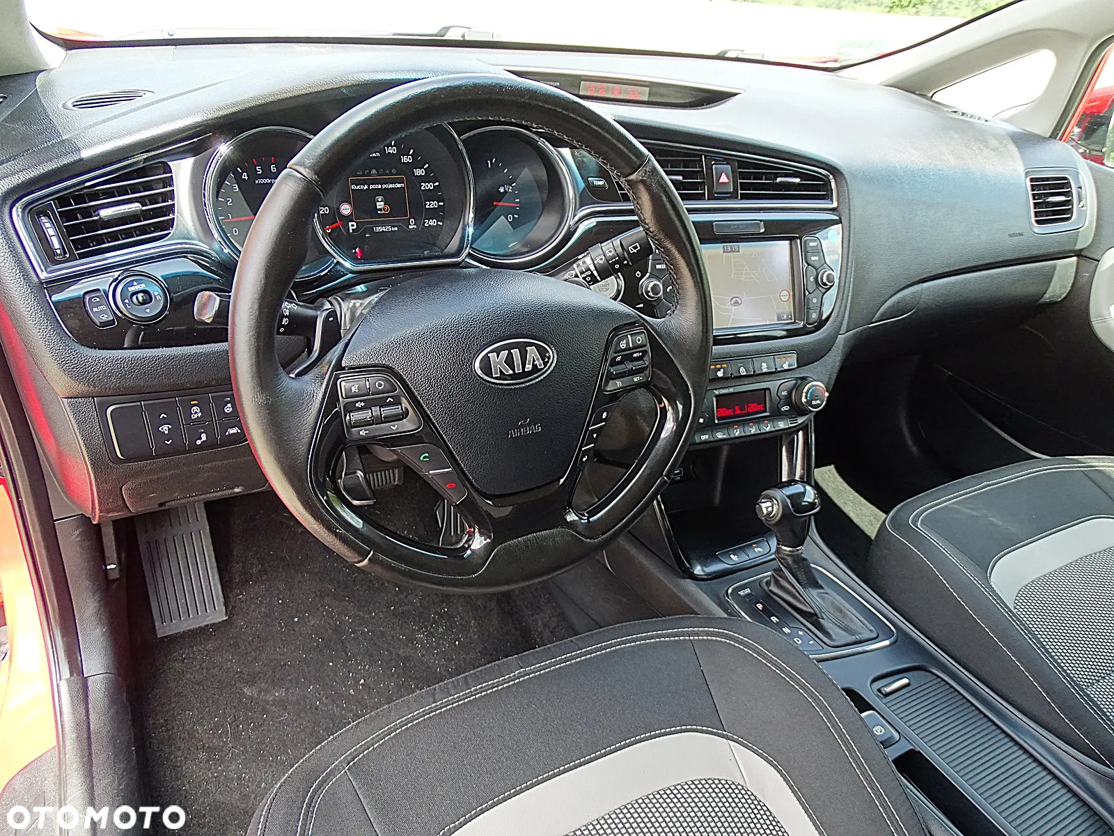 Kia Ceed 1.6 CRDi 136 DCT ISG SW Platinum Edition - 27