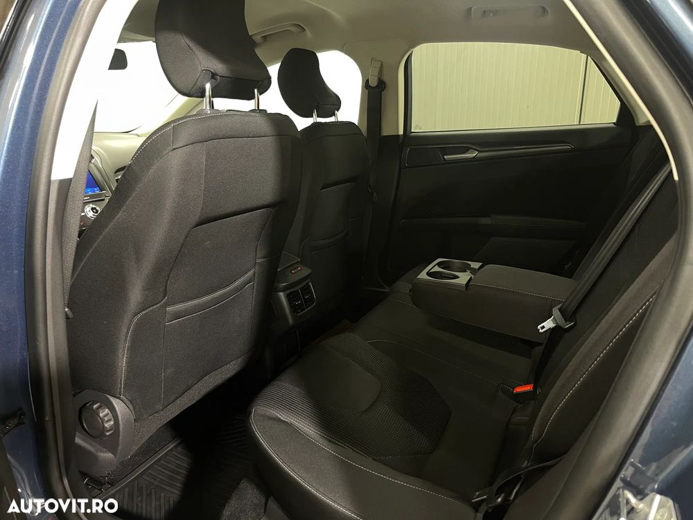 Ford Mondeo 2.0 HEV Titanium - 11