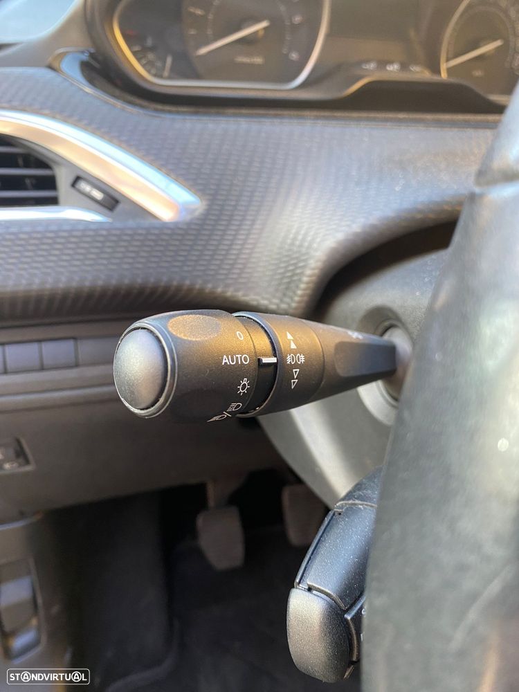 Peugeot 208 1.6 BlueHDi Style - 25