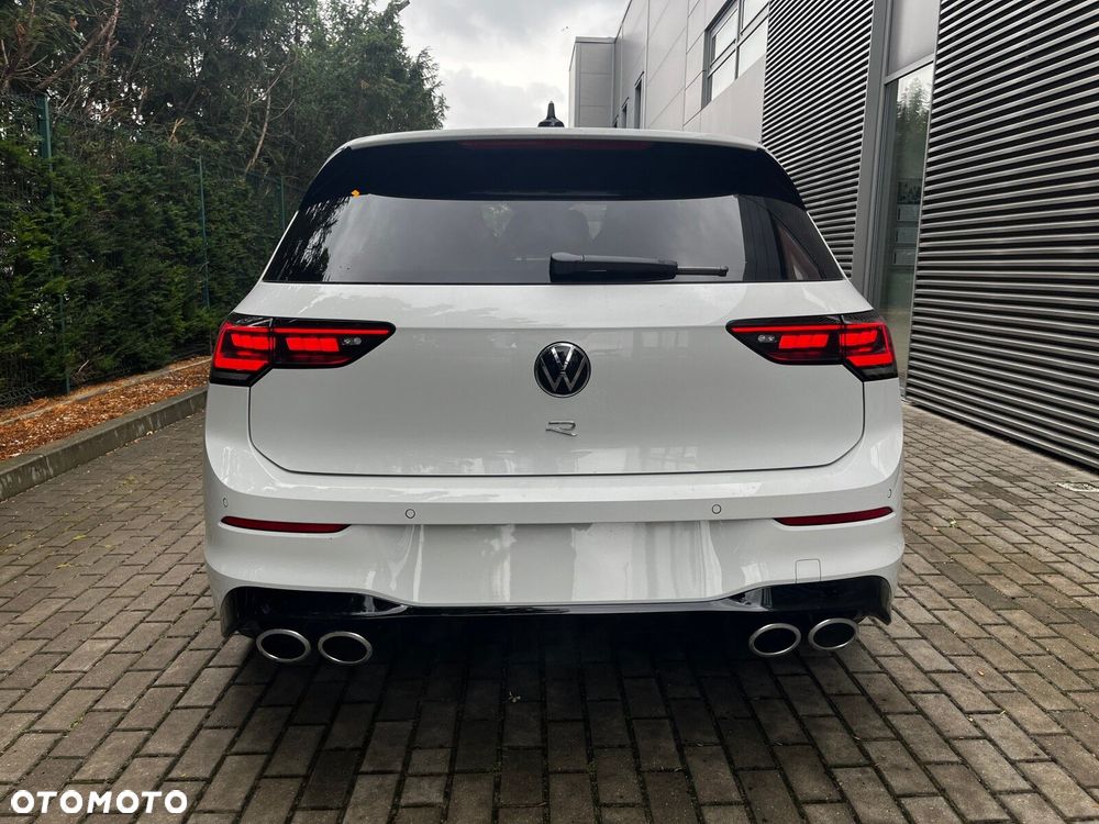 Volkswagen Golf - 8