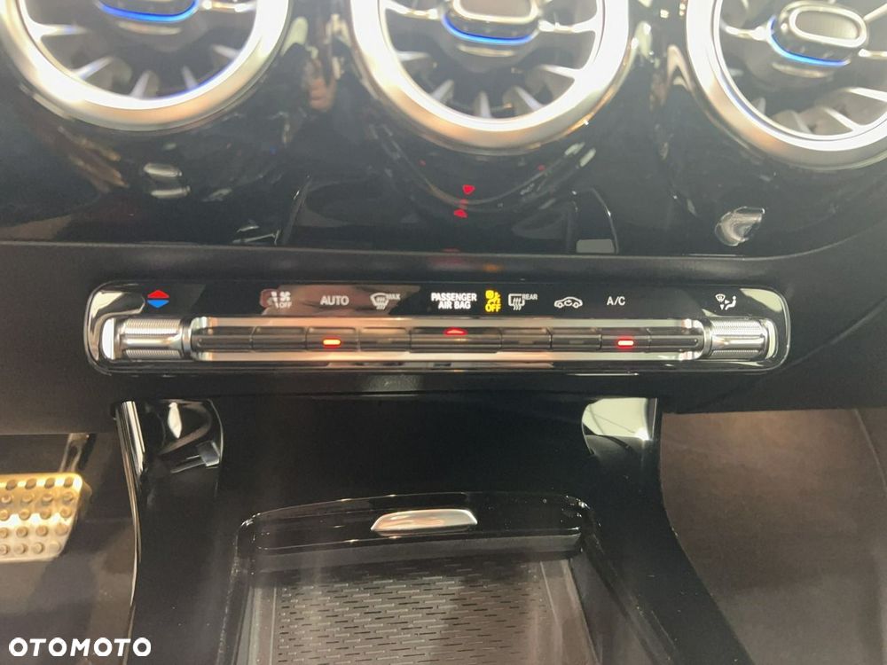 Mercedes-Benz CLA 200 mHEV 7G-DCT - 21