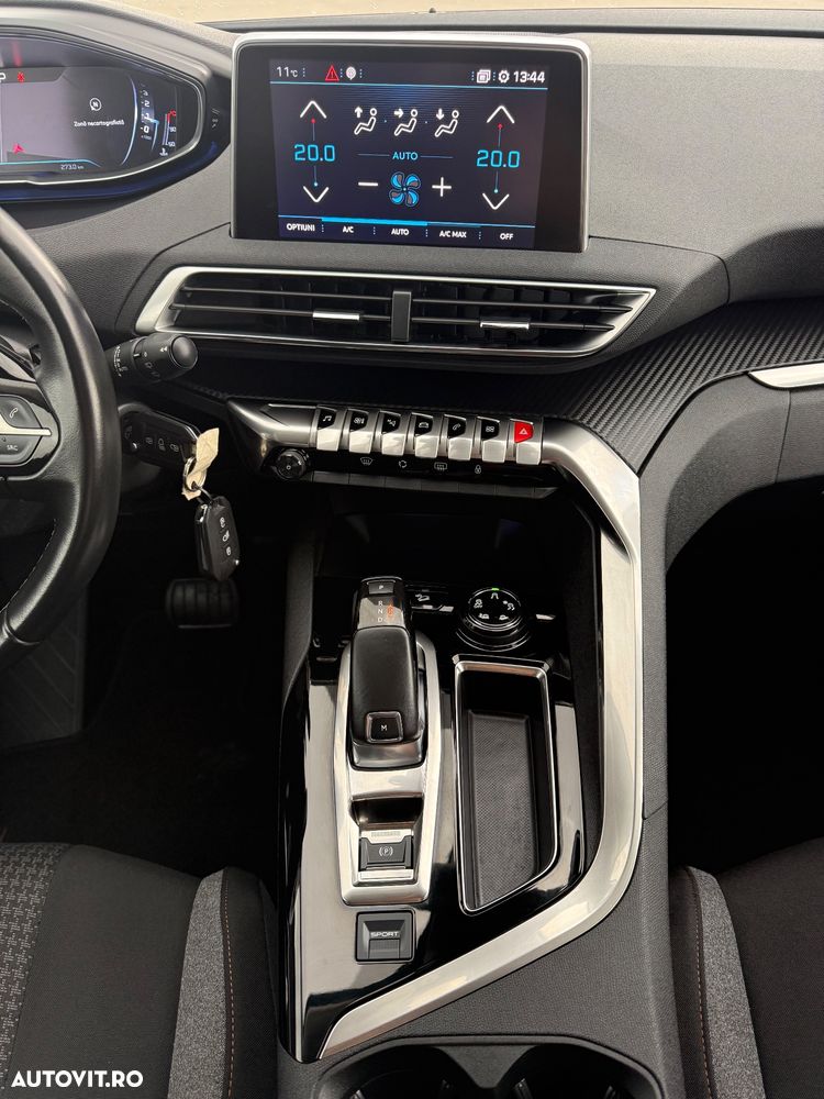 Peugeot 3008 1.2 PureTech Turbo S&S EAT6 Allure - 26