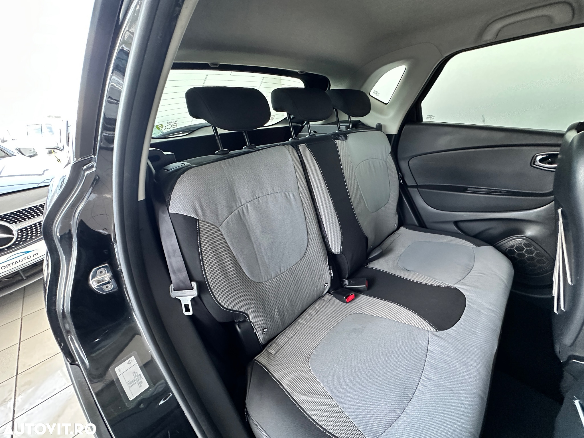 Renault Captur ENERGY dCi EDC Intens - 24