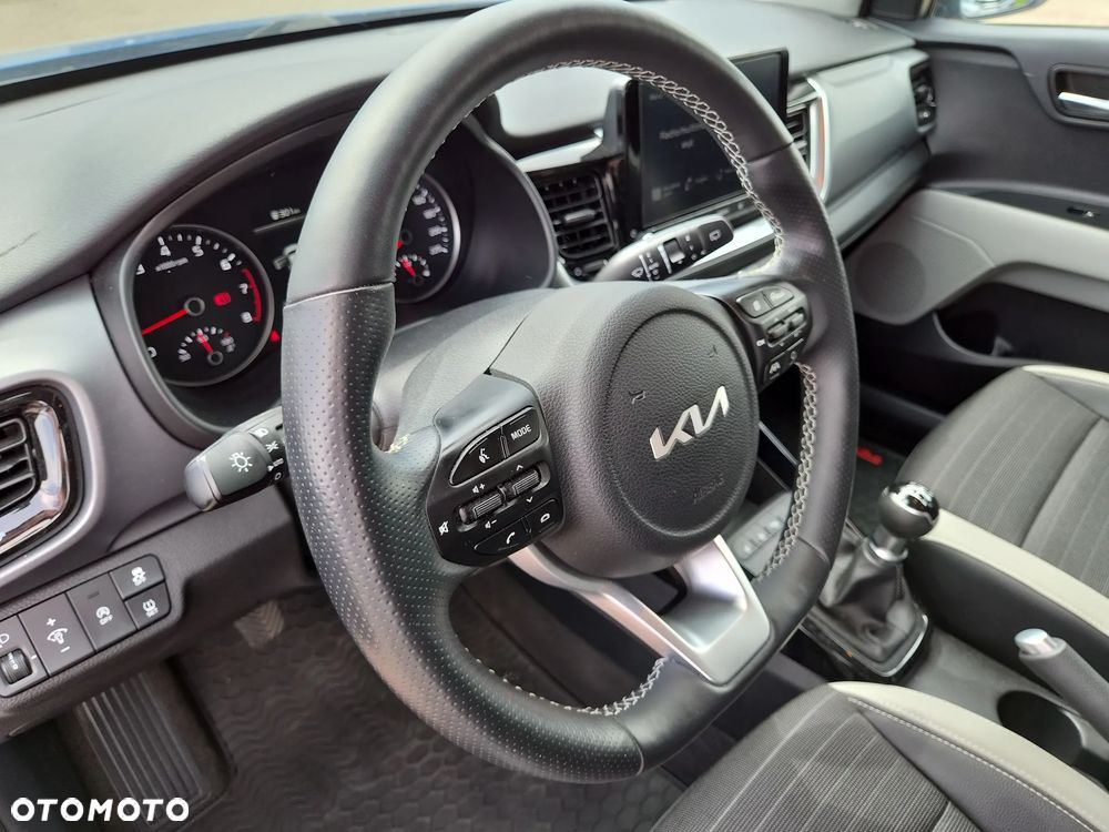 Kia Stonic 1.2 L Business Line - 13