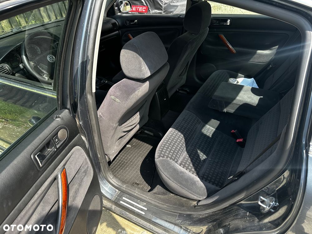 Volkswagen Passat 1.9 TDI Comfortline - 13