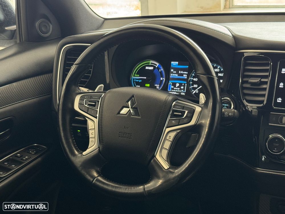 Mitsubishi Outlander 2.4 Intense - 20