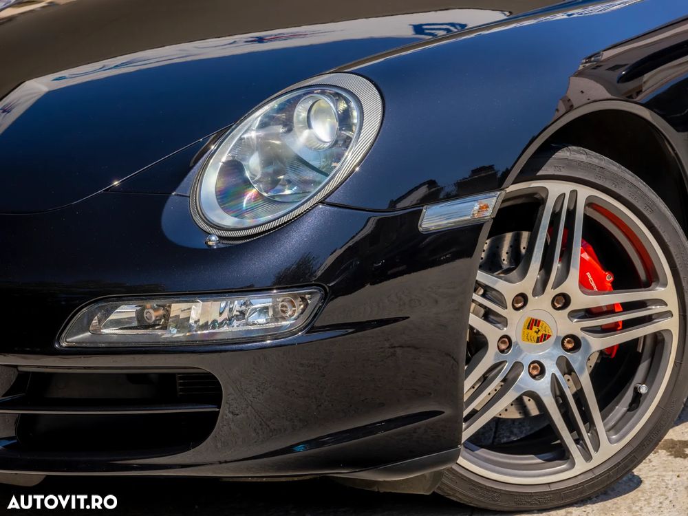 Porsche 911 Carrera 4 S Cabrio - 11
