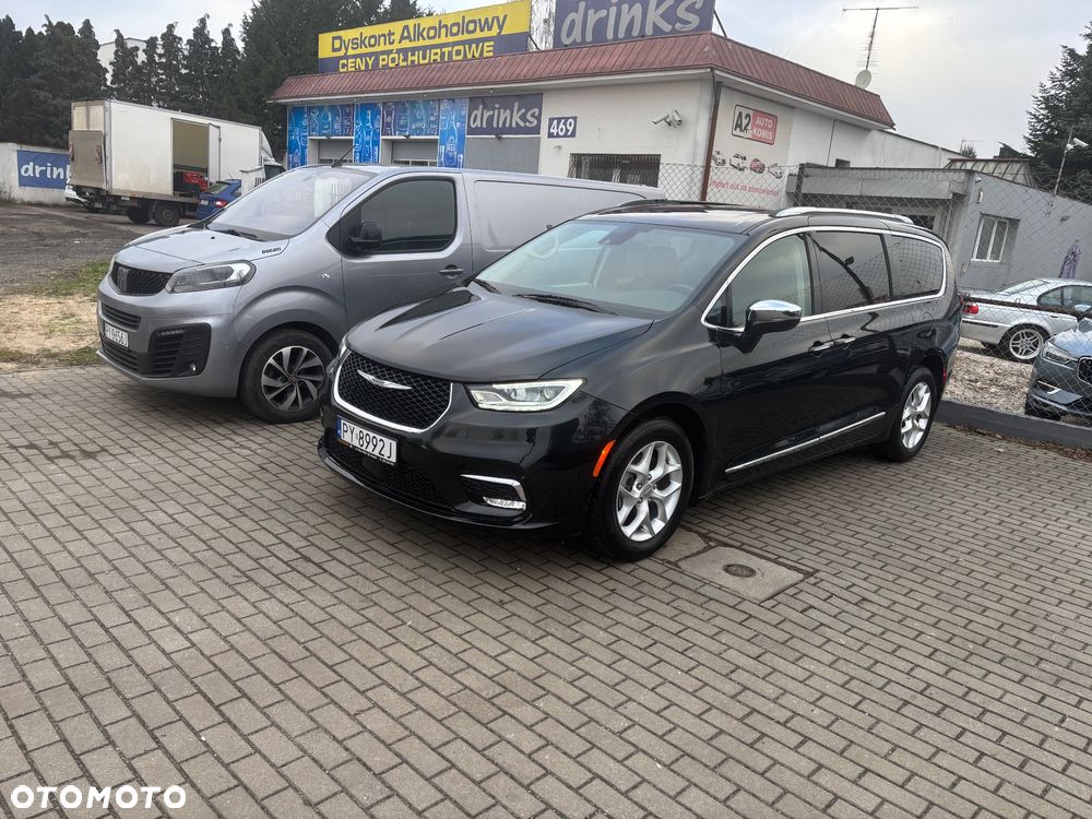 Chrysler Pacifica - 1