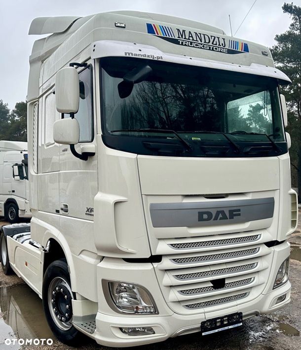 DAF XF460 SPACE CAB AUTOMAT FULLSPOJLERY KLIMA WEBASTO 2xALUTANK LODÓWKA 768000km FULLSERWIS DAF EURO 6 2017r ŁADNY - 2