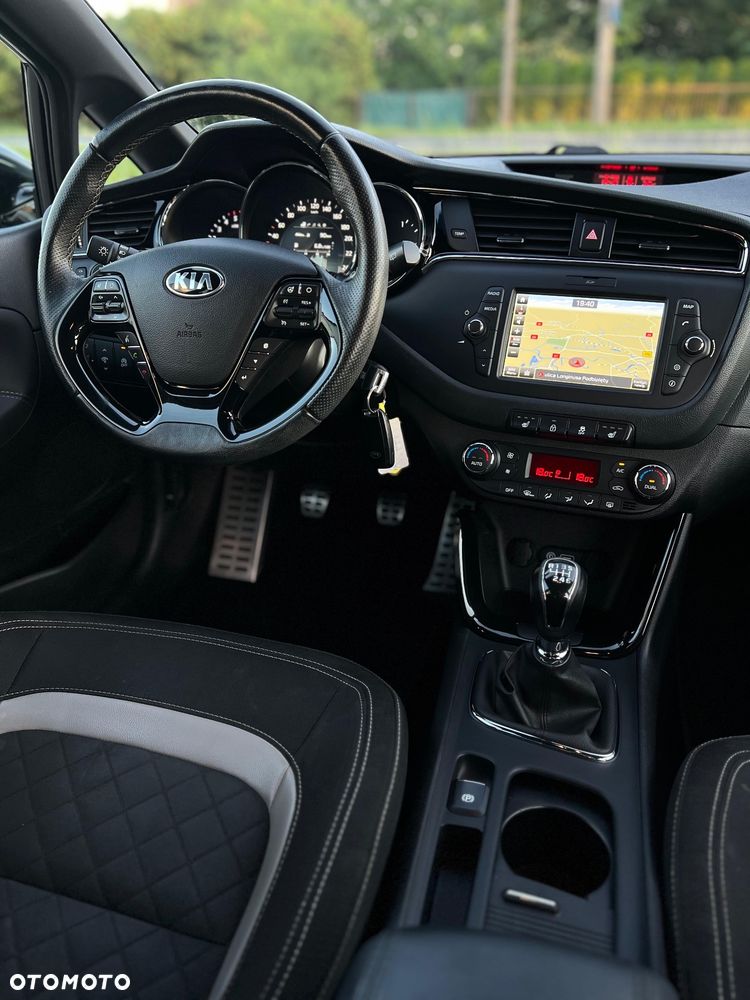 Kia Ceed 1.6 CRDi GT Line - 26
