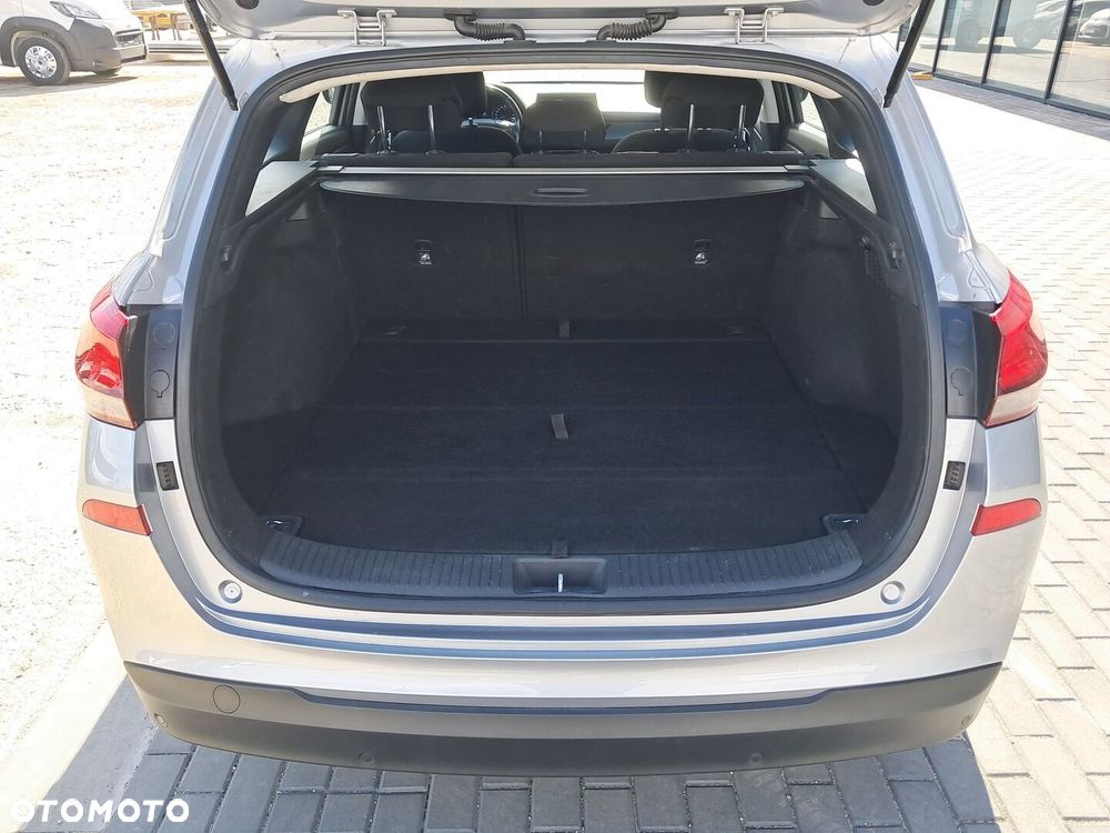 Hyundai i30 1.5 DPI Classic + - 15