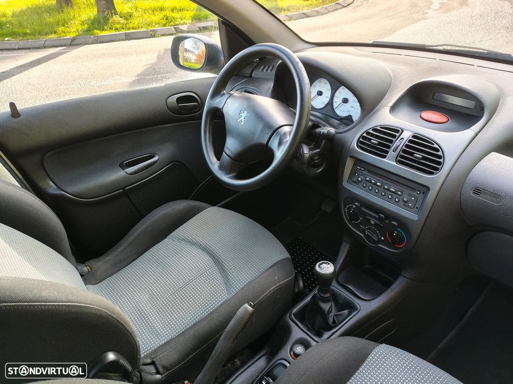 Peugeot 206 1.1 Color Line - 18
