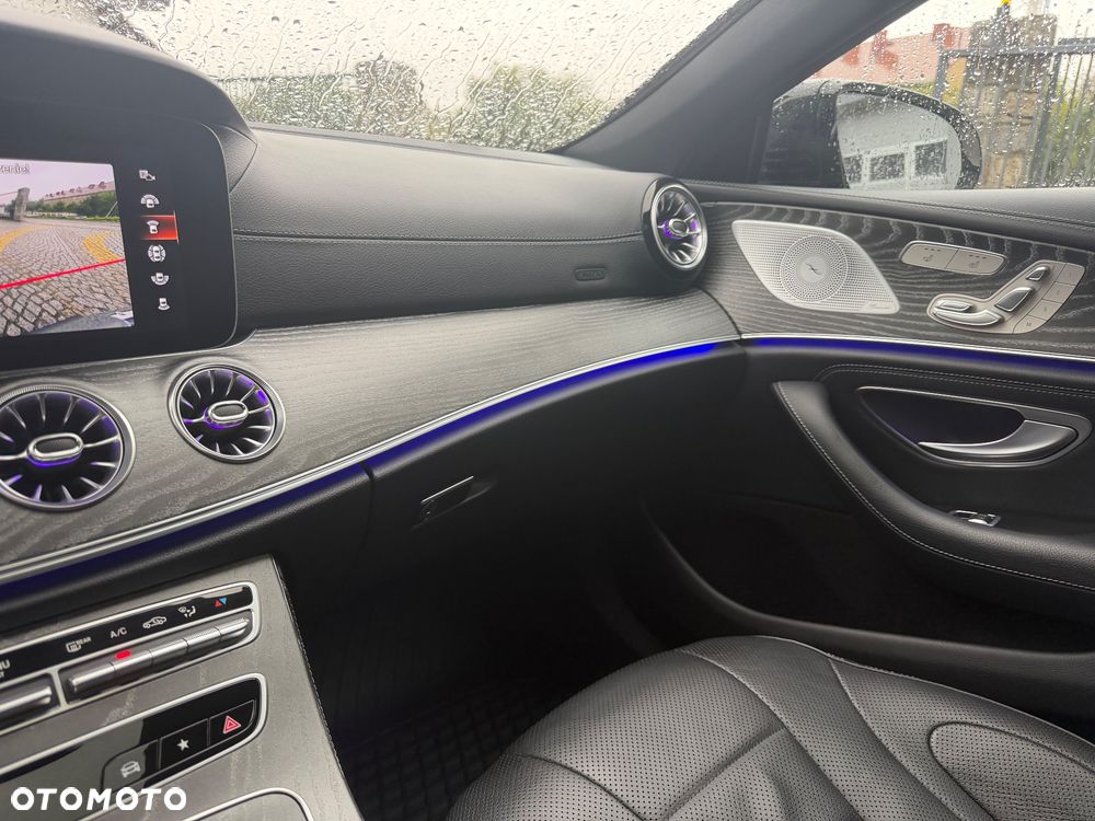 Mercedes-Benz CLS 300 d 4-Matic AMG - 24