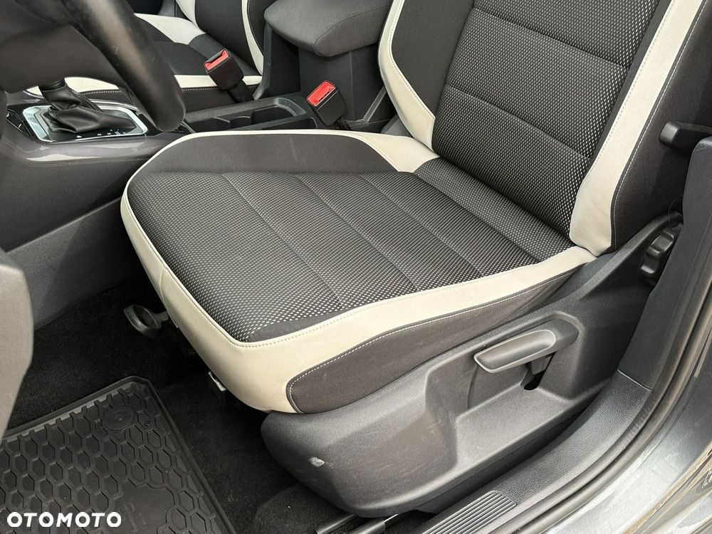 Volkswagen T-Roc - 18